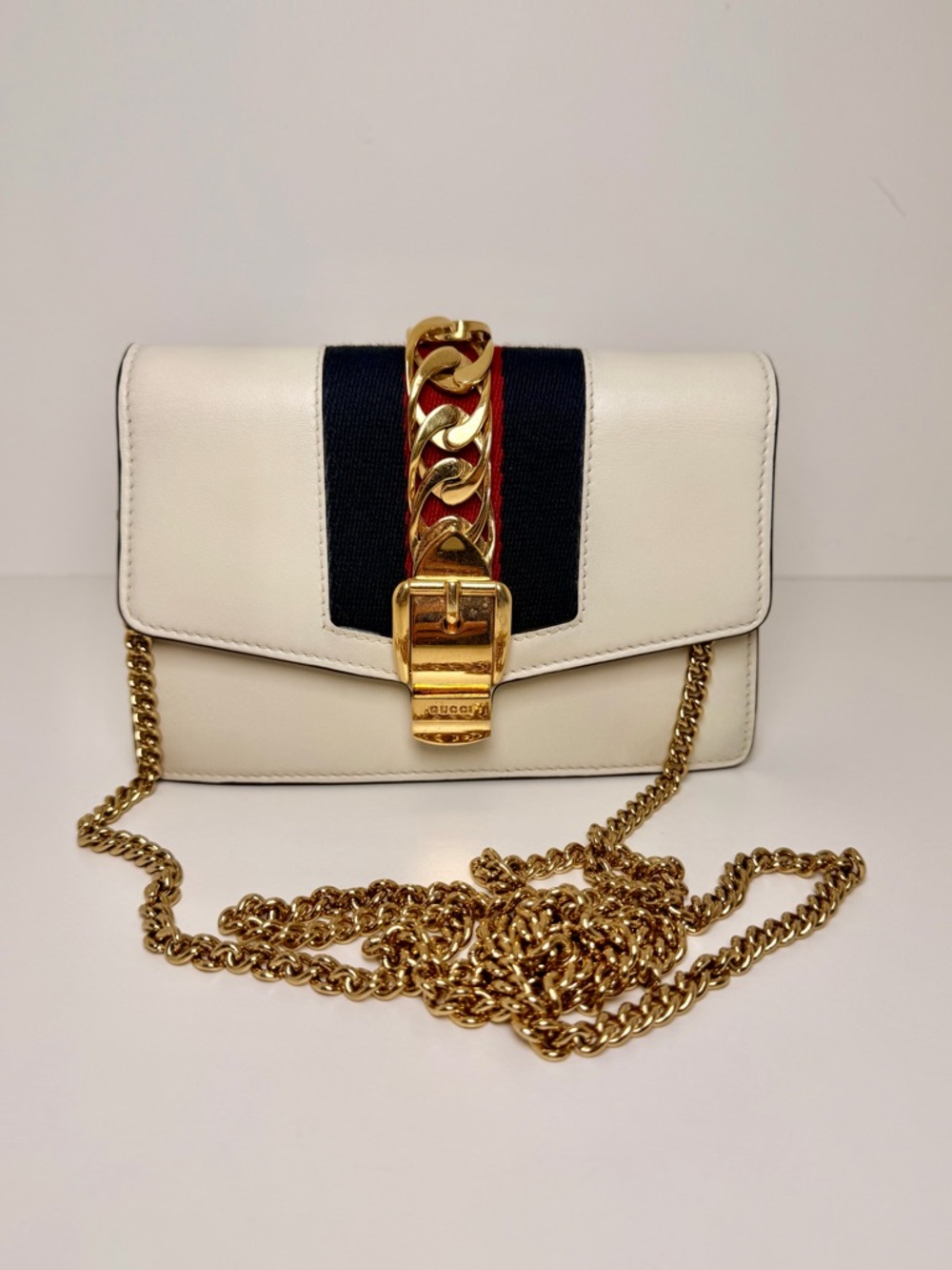 Gucci Sylvie Mini WOC detachable Crossbody chain LIKE NEW